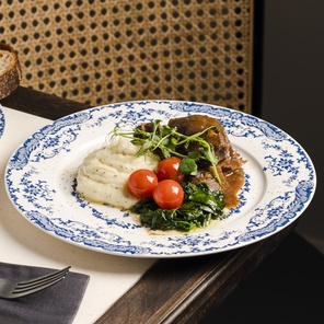 Телячьи щёчки с картофельным пюре, трюфель